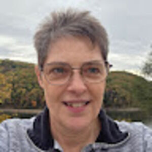 Meet your Posher, Rella